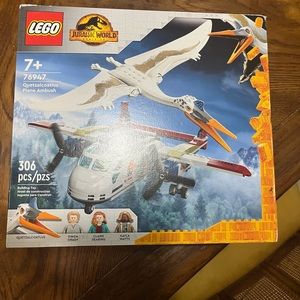 Lego Jurassic World Dominion Set: 76947 Quetzalcoatlus Plane Ambush
